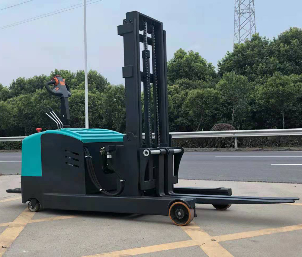 前移式電動堆高車
